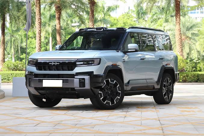 Leopard 8 / Denza B8 — Right Hand Drive