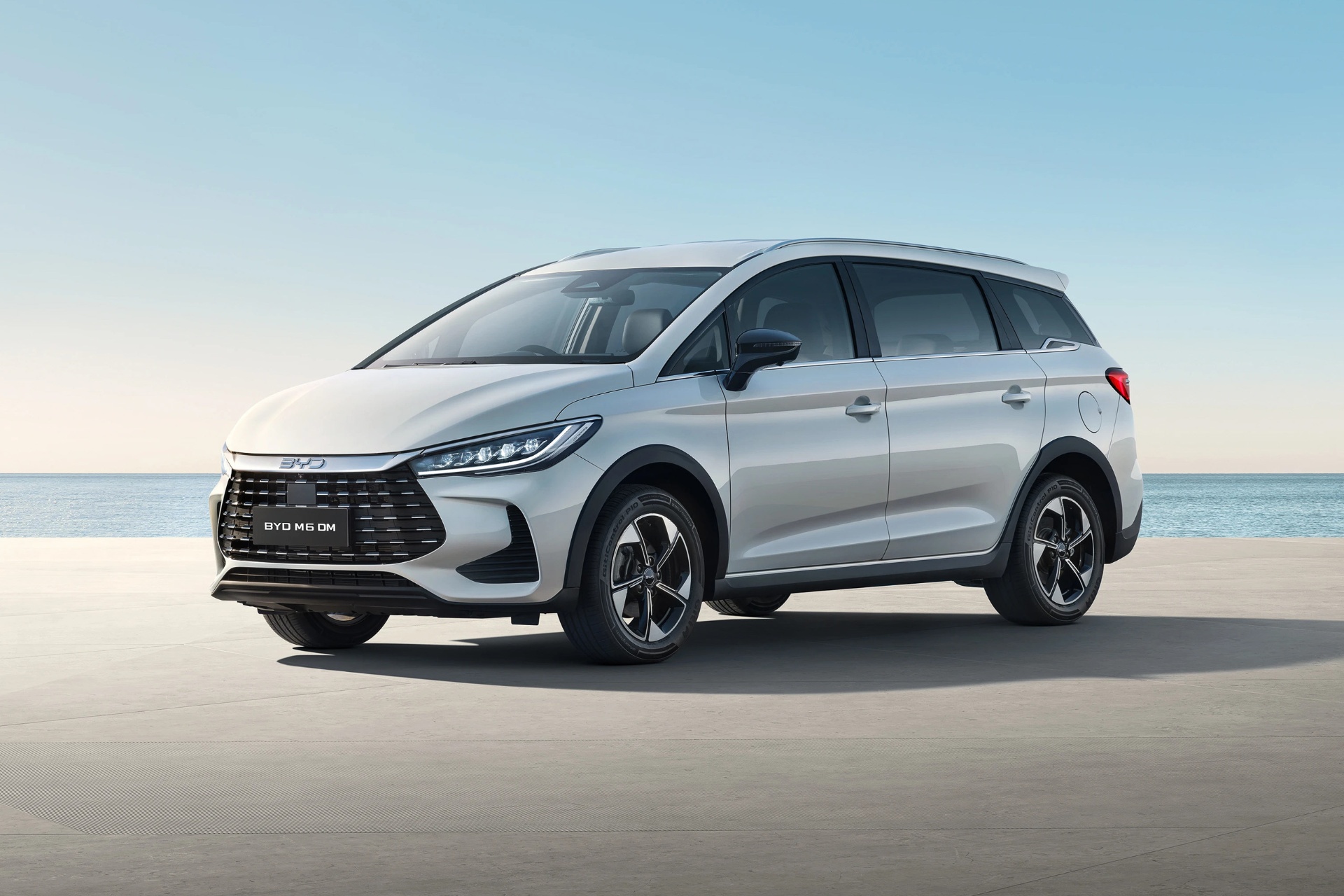 BYD eMAX 7 / M6 — Left Hand Drive